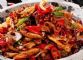 精选美食：麻辣手撕鸡。大红椒啫炭烧牛、豆腐乌鸡、凉拌鱼腥草
